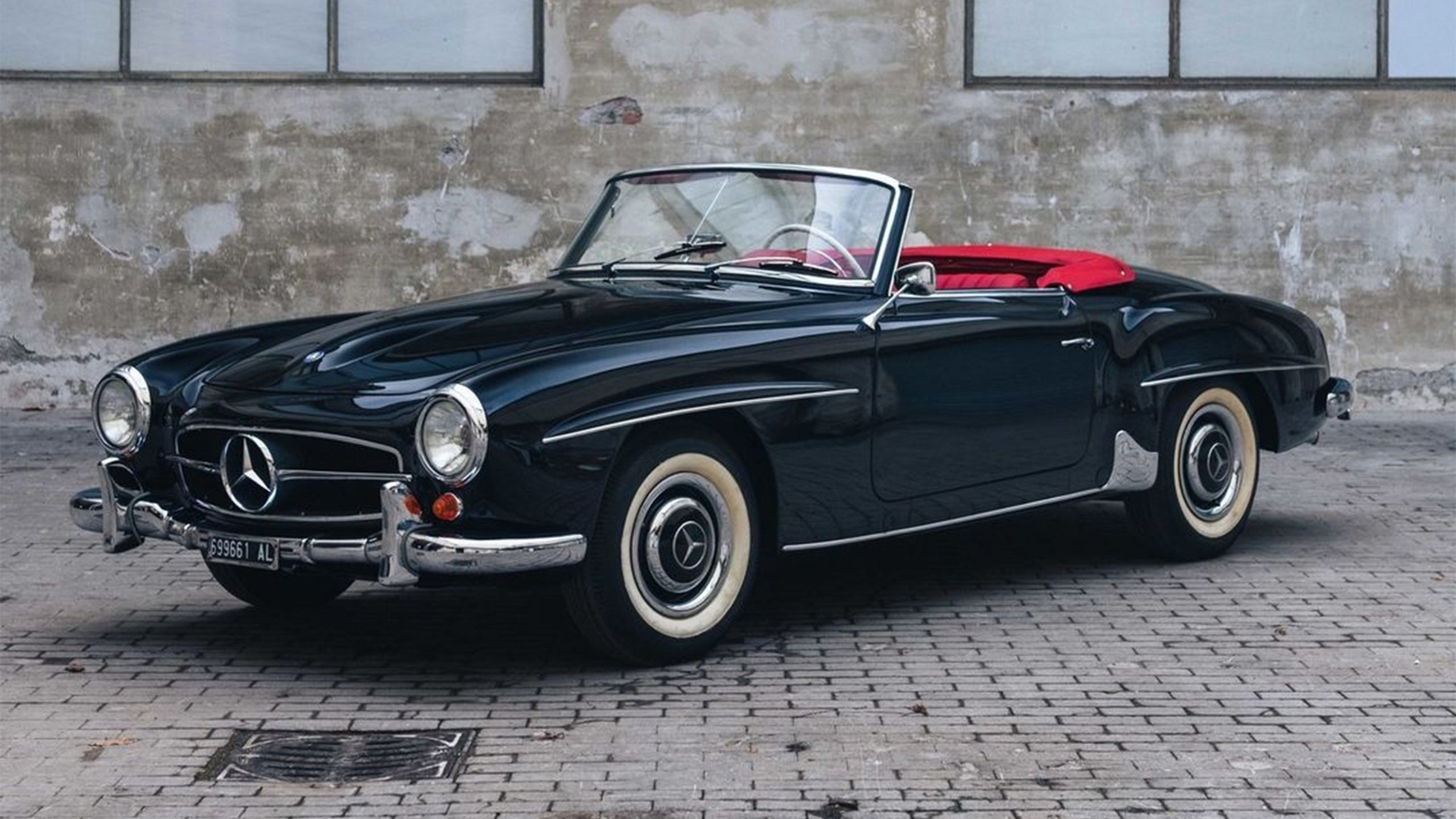 The Mercedes-Benz 190 SL Roadster: A Classic Car that Continues to Impress